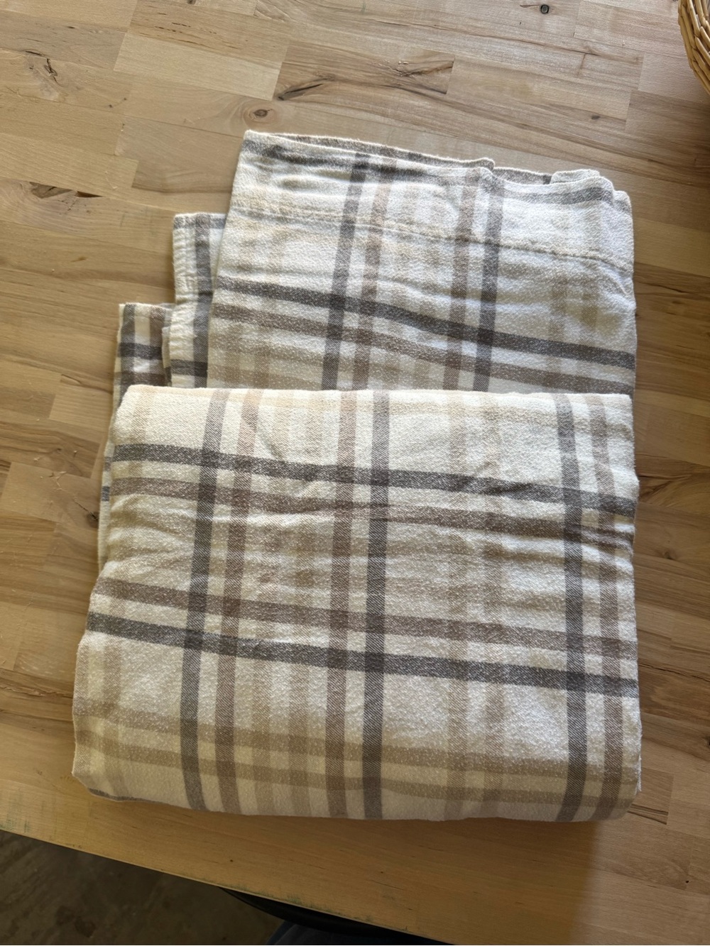 Queen sized cotton flannel top sheet